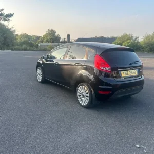 2010 Ford Fiesta Titanium Hatchback - Image 3