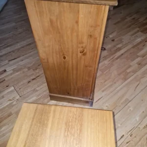 Mexican pine sideboard and bedside table - Image 6