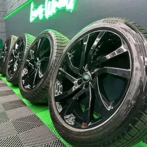 20-inch Land Rover Style 5011 Alloy Wheels with 7mm+ Matching Tyres