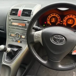 2009 Toyota Auris 1.3 Manual 5 Door Hatchback - Image 2