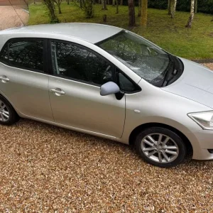 2009 Toyota Auris 1.3 Manual 5 Door Hatchback - Image 3