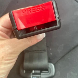 Universal car seat belt extender - Image 3