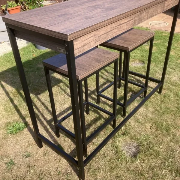 BREAKFAST BAR WITH 2 STOOLS