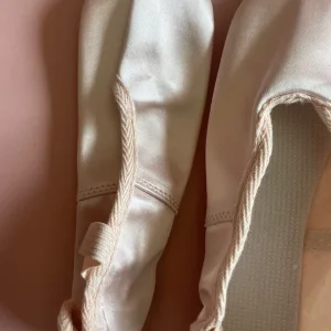 Satin real suede sole ballet shoes size 2.5 - Image 3