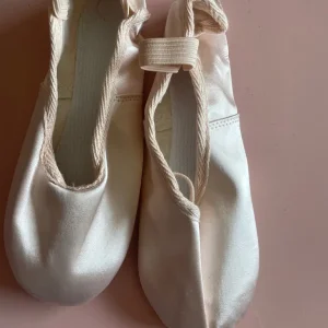 Satin real suede sole ballet shoes size 2.5 - Image 4