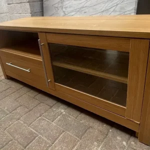 Modern oak-effect TV stand - Image 3