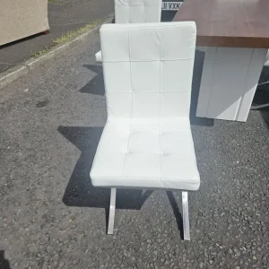 Oak and white high gloss table with 4 chairs - Image 5
