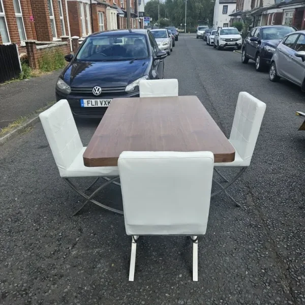 Oak and white high gloss table with 4 chairs