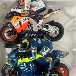 Vintage Scalextric Moto Gp Rossi vs Hayden championship set - Image 3
