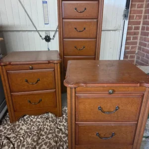 SET OF 2 X SILENT NIGHT BEDSIDE TABLE CABINETS AND 1 X TALLBOY DRESSING TABLE - Image 2