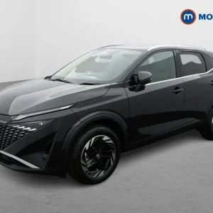 2025 Nissan Qashqai 1.3 DiG-T N-Connecta with 18" Alloys and Navigation - Image 3