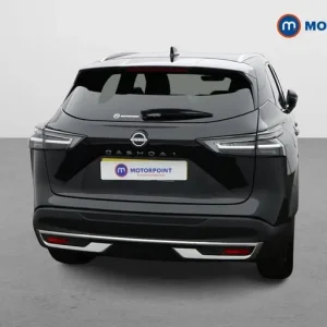 2025 Nissan Qashqai 1.3 DiG-T N-Connecta with 18" Alloys and Navigation - Image 6