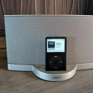 iPod Classic and Bose SoundDock Bundle - Image 2
