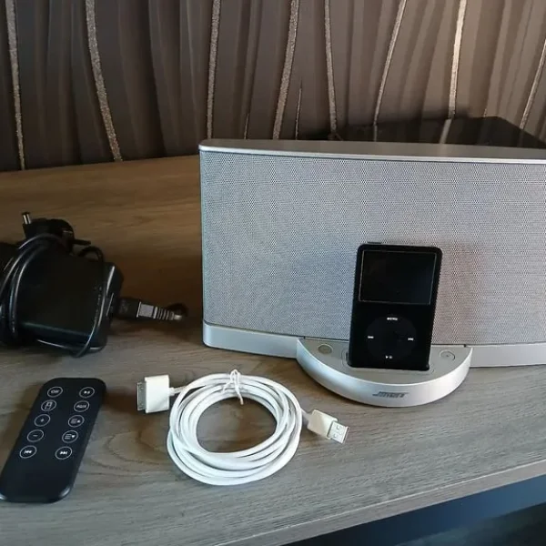 iPod Classic and Bose SoundDock Bundle