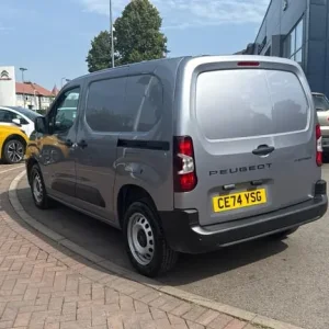 2024 Peugeot Partner 1.5 BlueHDi Panel Van - Image 5