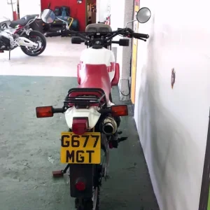 1989 G-reg Yamaha XT350 4 Stroke red and white trail bike - Image 7