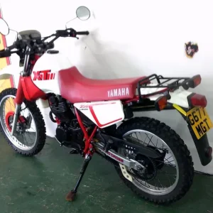 1989 G-reg Yamaha XT350 4 Stroke red and white trail bike - Image 8