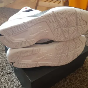 Air Jordan Loyals 3 Size 10 - Image 5