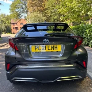 2021 Toyota C-HR 2.0L Hybrid SUV with Smart Entry and Apple CarPlay - Image 3