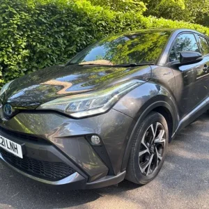 2021 Toyota C-HR 2.0L Hybrid SUV with Smart Entry and Apple CarPlay