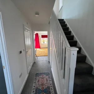 Double bedroom in a 2-bed home - Image 4