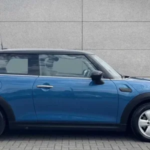 2021 MINI Hatch 1.5 Cooper Classic 3dr Hatchback Petrol Manual - Image 3