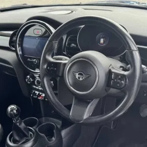 2021 MINI Hatch 1.5 Cooper Classic 3dr Hatchback Petrol Manual - Image 4