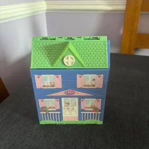 Polly pocket camper van, house & Polly pockets - Image 4