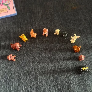 Polly pocket camper van, house & Polly pockets - Image 7