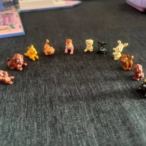 Polly pocket camper van, house & Polly pockets - Image 8