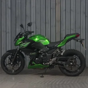 2015 Kawasaki Z300 ABS Green Motorbike - Image 4