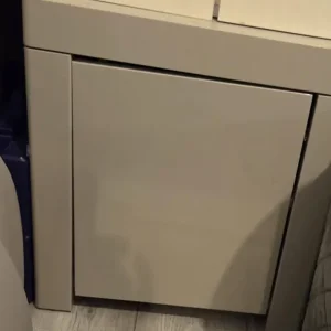 High gloss cube unit