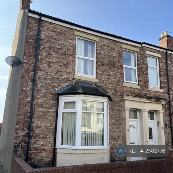 2 bedroom end of terrace house with sunny yard