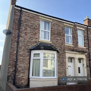2 bedroom end of terrace house with sunny yard
