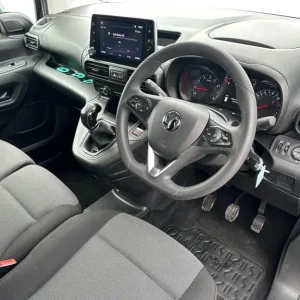 2021 Vauxhall Combo 1.5TD 100PS Griffin 2000 Panel Van Diesel Manual - Image 7