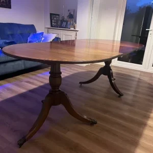 Repro mahogany veneered dining table - Image 2