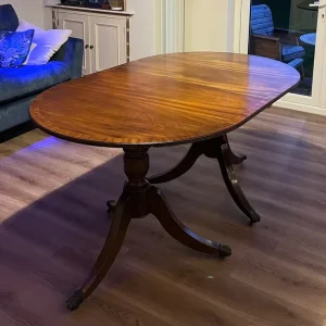 Repro mahogany veneered dining table - Image 4