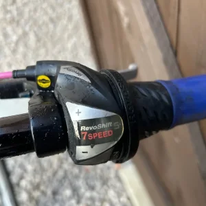 Kids Mountain Bike 24-inch, 7-speed, good condition - Image 3