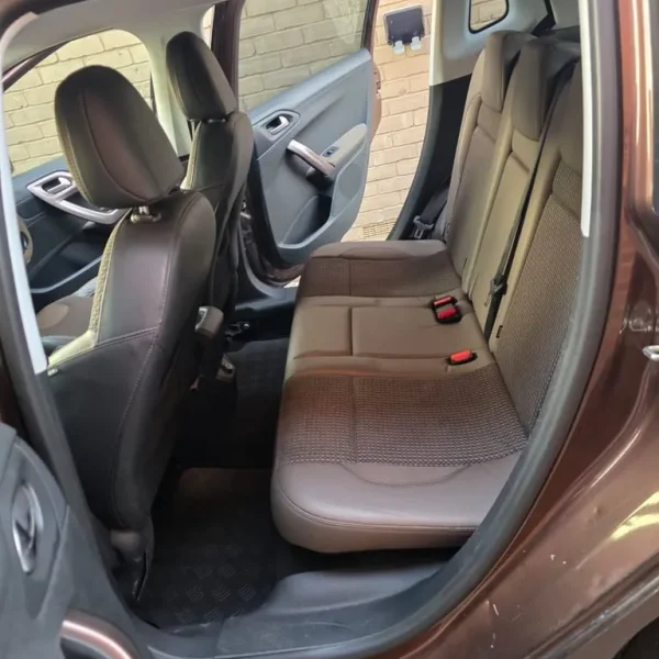 2008 Peugeot 1598 Hatchback