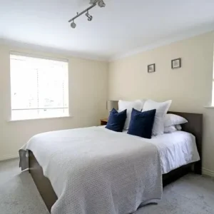 En-Suite Room Available - Image 4