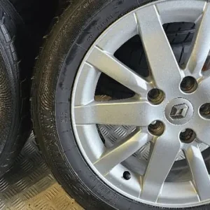 Renault Genuine 16-inch alloy wheels with 4 tyres - Image 4