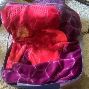 Moonstar Super Soft Floral Blanket with Carry Case - Image 5