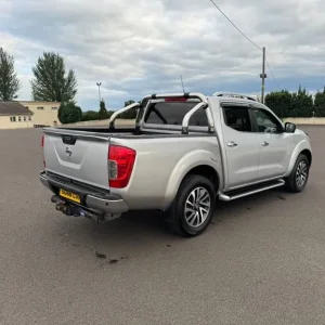 2018 Nissan Navara Tekna 2.3 DCI Manual - Image 5