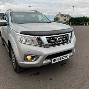 2018 Nissan Navara Tekna 2.3 DCI Manual - Image 8