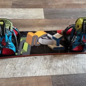 Drake Empire 161 Snowboard With Flow Bindings and Bag - Image 4