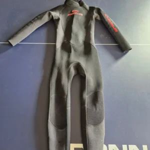 Kids wetsuit 8-10yr old - Image 2