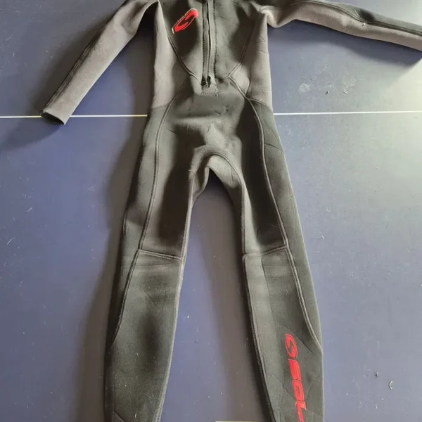 Kids wetsuit 8-10yr old