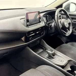 2022 Nissan Qashqai 1.3 DIG-T Mild Hybrid 5-door Hatchback - Image 7