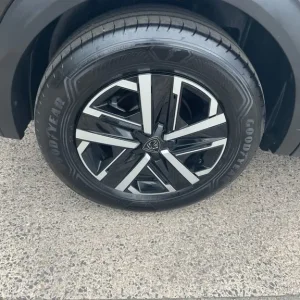 2024 Peugeot 2008 Electric Hatchback 54kWh 5-door Auto - Image 5