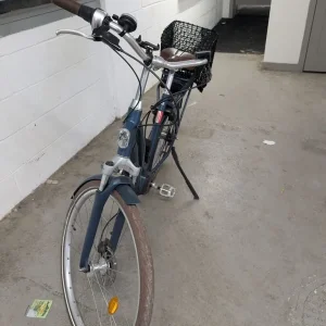 Electric Dutch-Style City Bike Elops 920 E with Sold Secure Gold Lock - Image 2